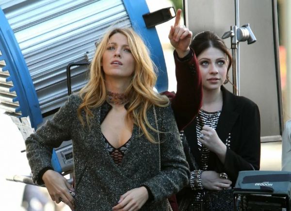 Блейк Лайвли поделилась архивным фото с Мишель Трахтенберг