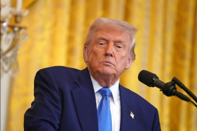 Американский паспорт с лицом Трампа: эксклюзивный сувенир или новый политический тренд?